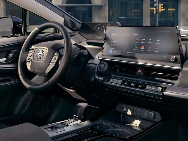 Toyota Prius 2025 wnętrze i wyposażenie