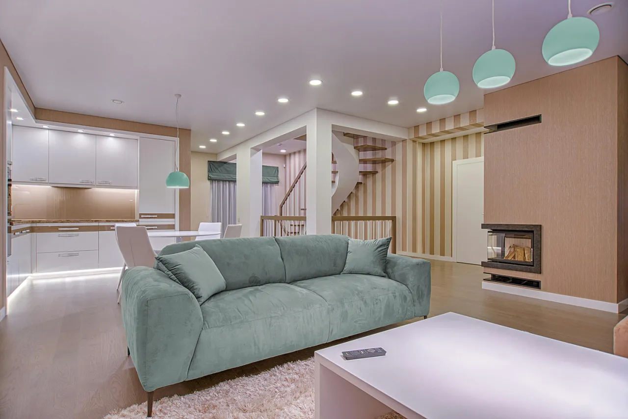 inspiracje kolorystyczne turkusowa kanapa