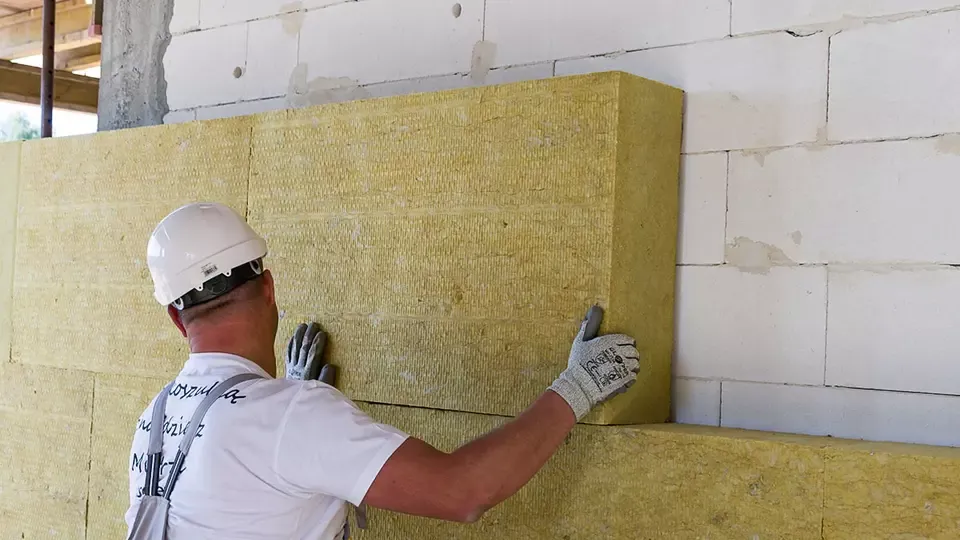 ocieplenie budynku elewacja styropian wełna mineralna