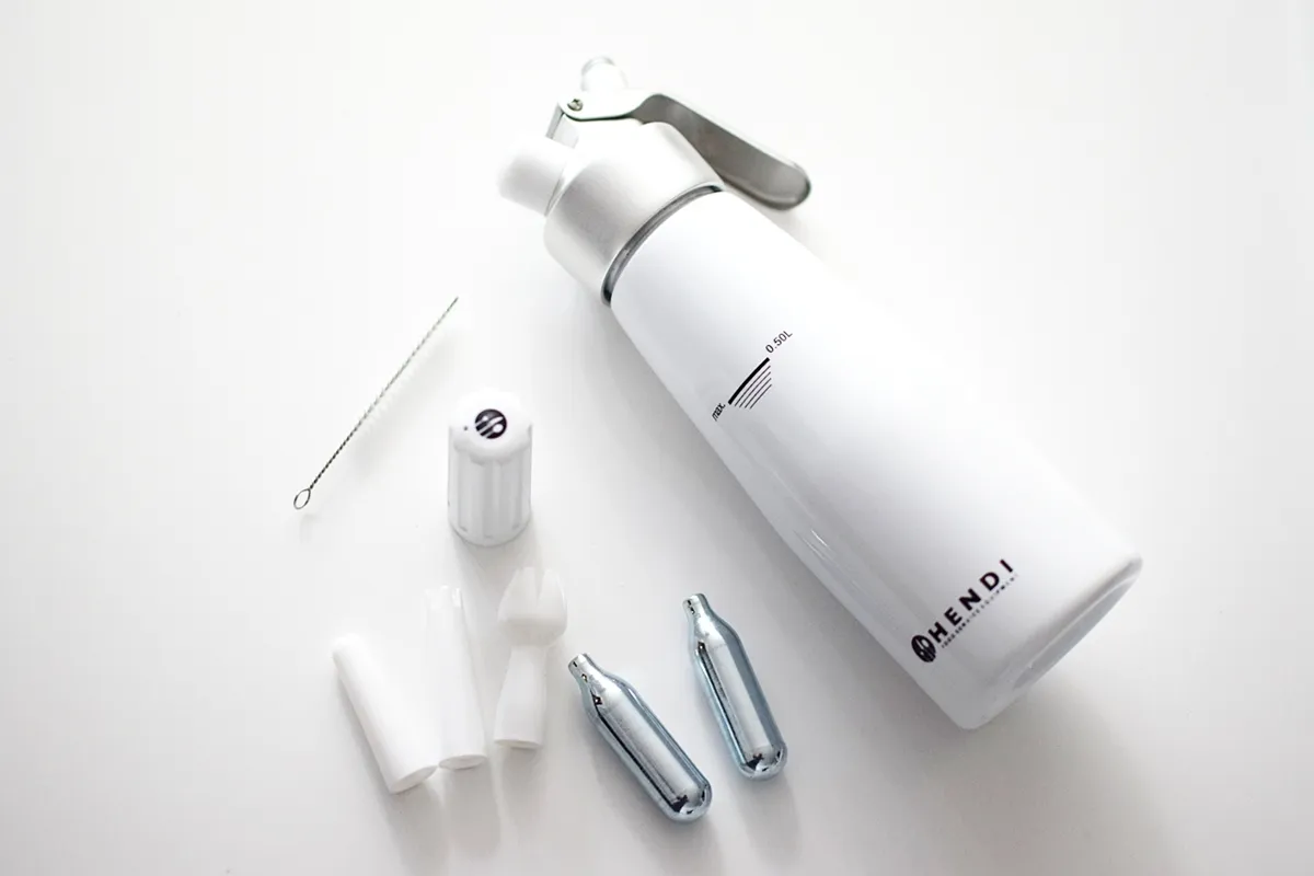 Przygotowanie bitej śmietany w syfonie krok po kroku