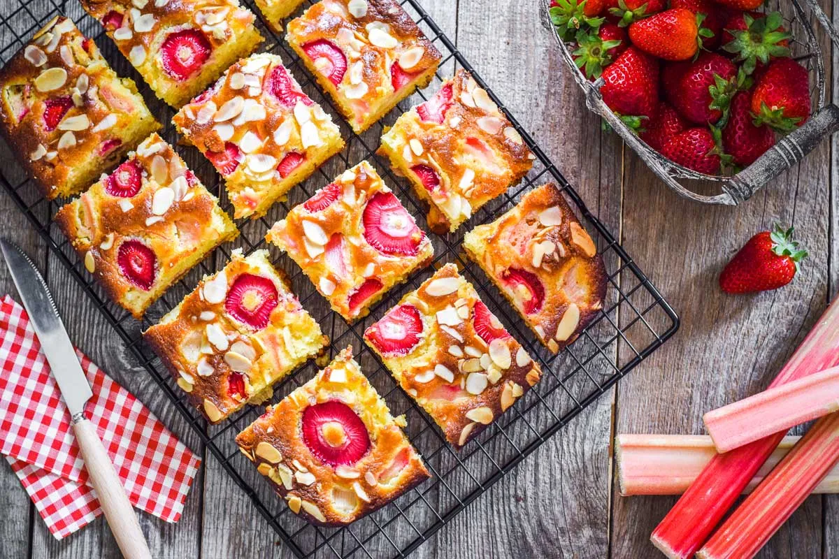 abbinamenti rabarbaro fragole zenzero mandorle