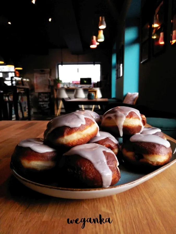 Zdjęcie Czy pączki są wegańskie? Sprawdź, co kryją tradycyjne pączki