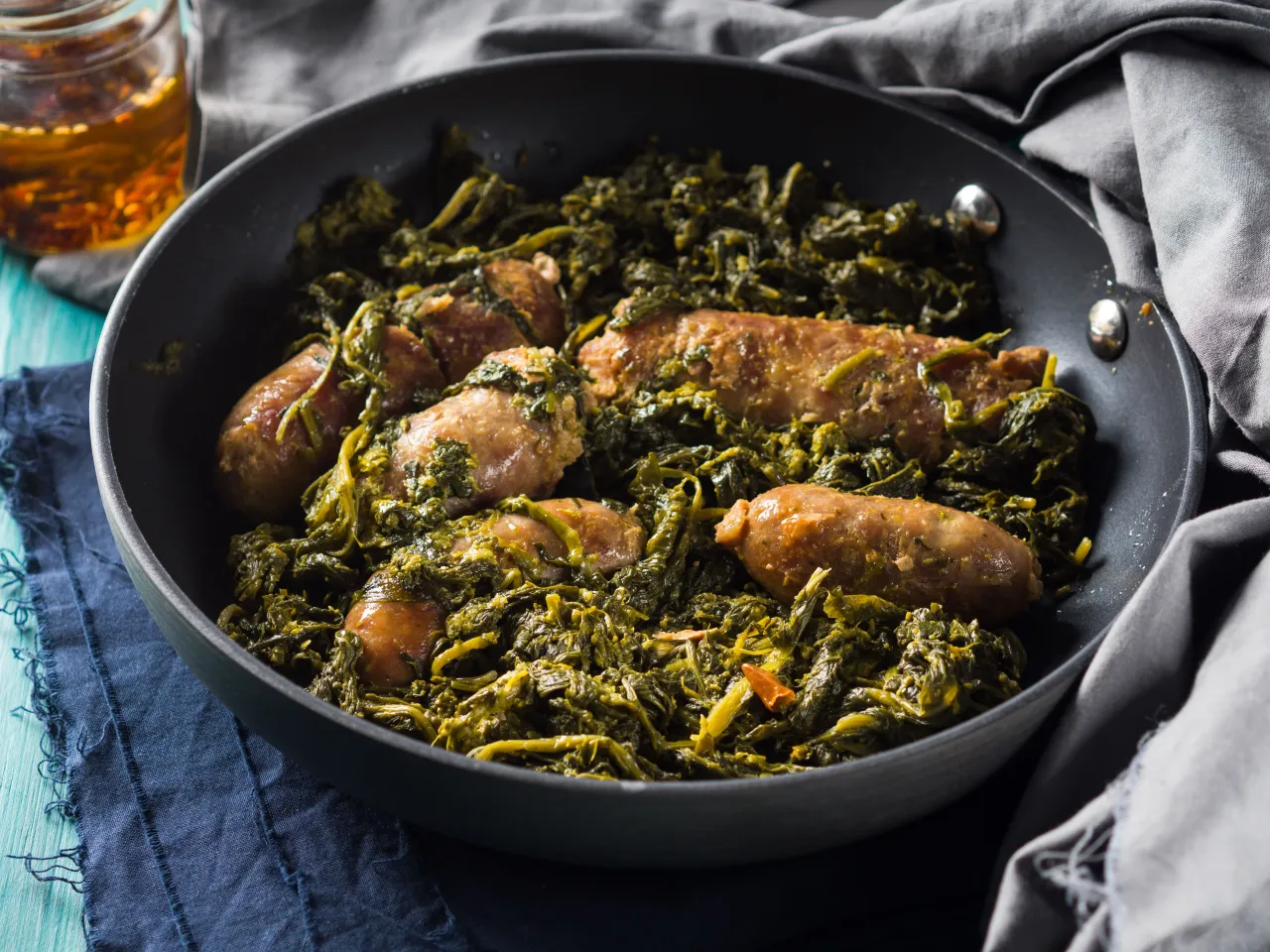 Salsiccia con friarielli napoletani