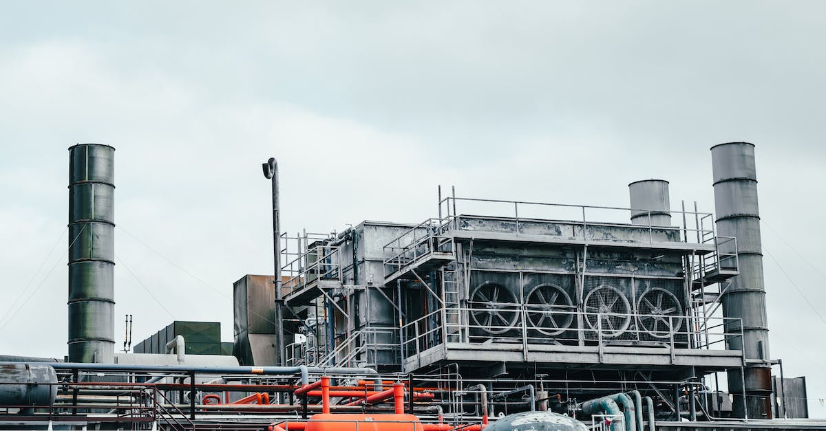 Instalacje elektryczne jednofazowe i trójfazowe - jakie są różnice i zastosowania?