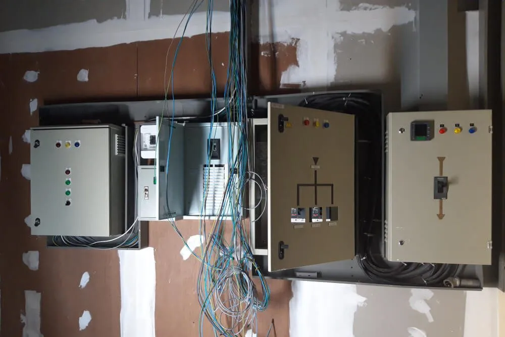 rodzaje skrzynek elektrycznych w Polsce