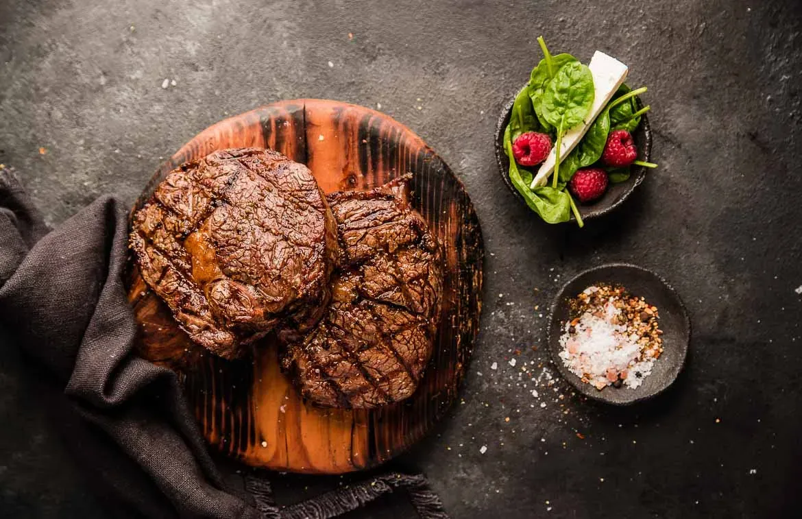 stek rib-eye z grilla