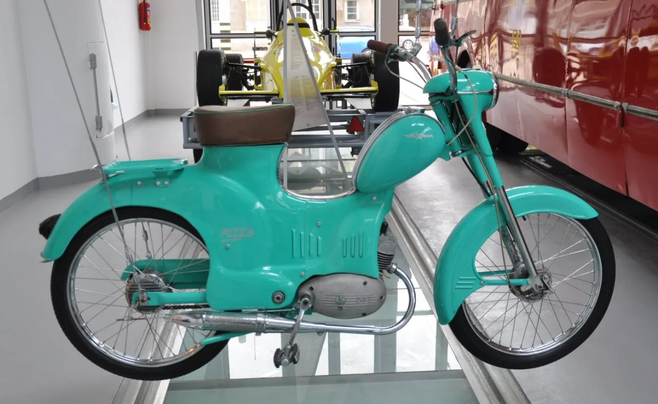 stary motorower zabytkowy