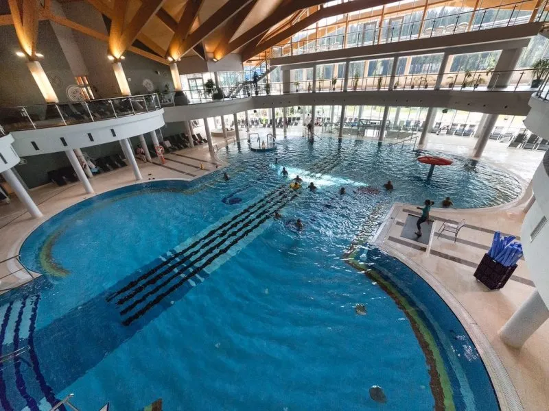 Termy BUKOVINA baseny zewnętrzne i wewnętrzne