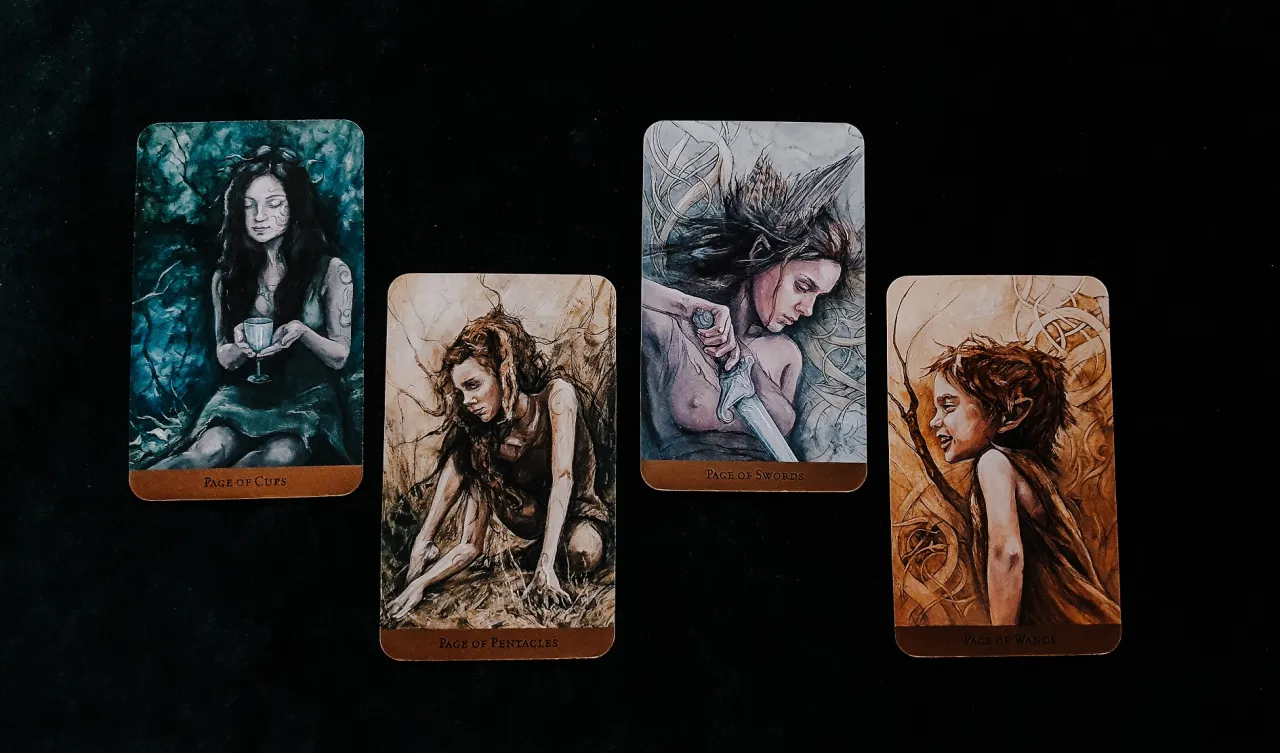 karty dworskie tarota interpretacja