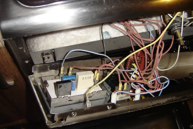 bezpiecznik termiczny piekarnik Mastercook lokalizacja tył