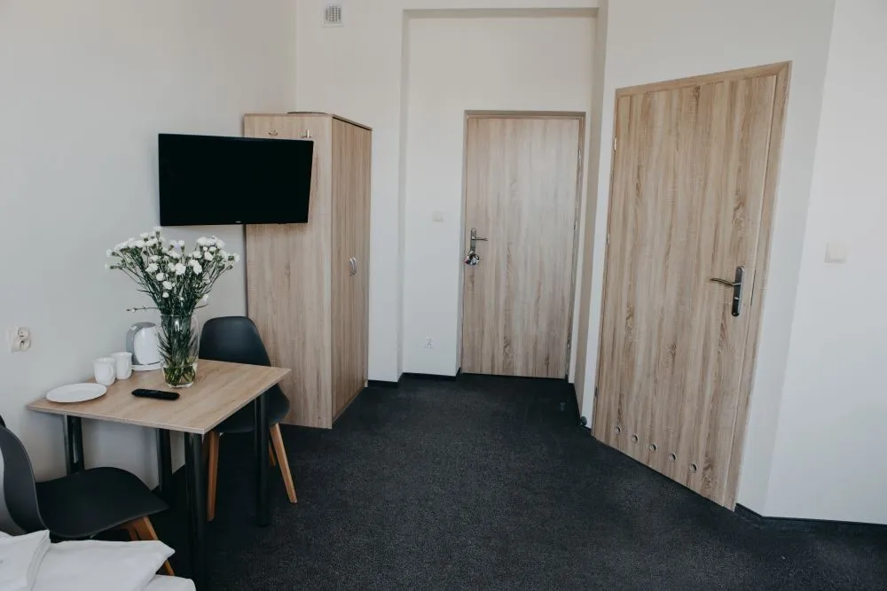 Sanatorium Świt Solec-Zdr&oacute;j wnętrze pokoju dwuosobowego