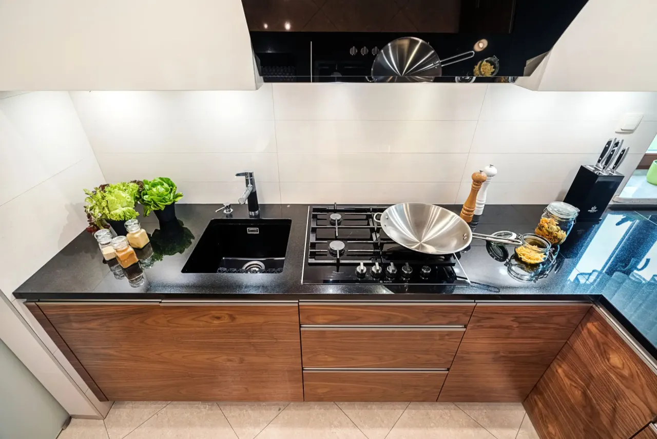 różne blaty kuchenne porównanie