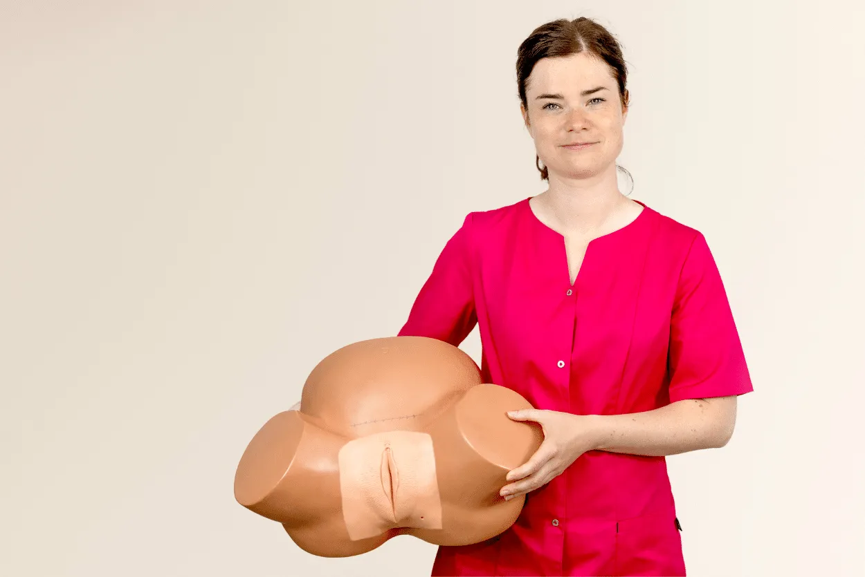 kobieta w ciąży masująca krocze instrukcja