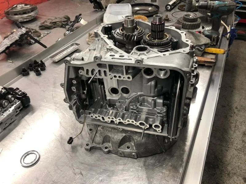 uszkodzona automatyczna skrzynia biegów, naprawa skrzyni automatycznej koszty