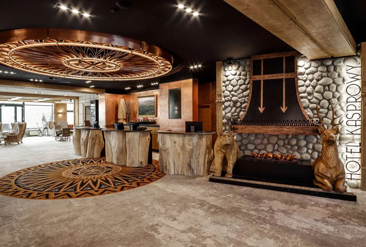 Hotel Mercure Kasprowy Zakopane basen geotermalny widok na Tatry