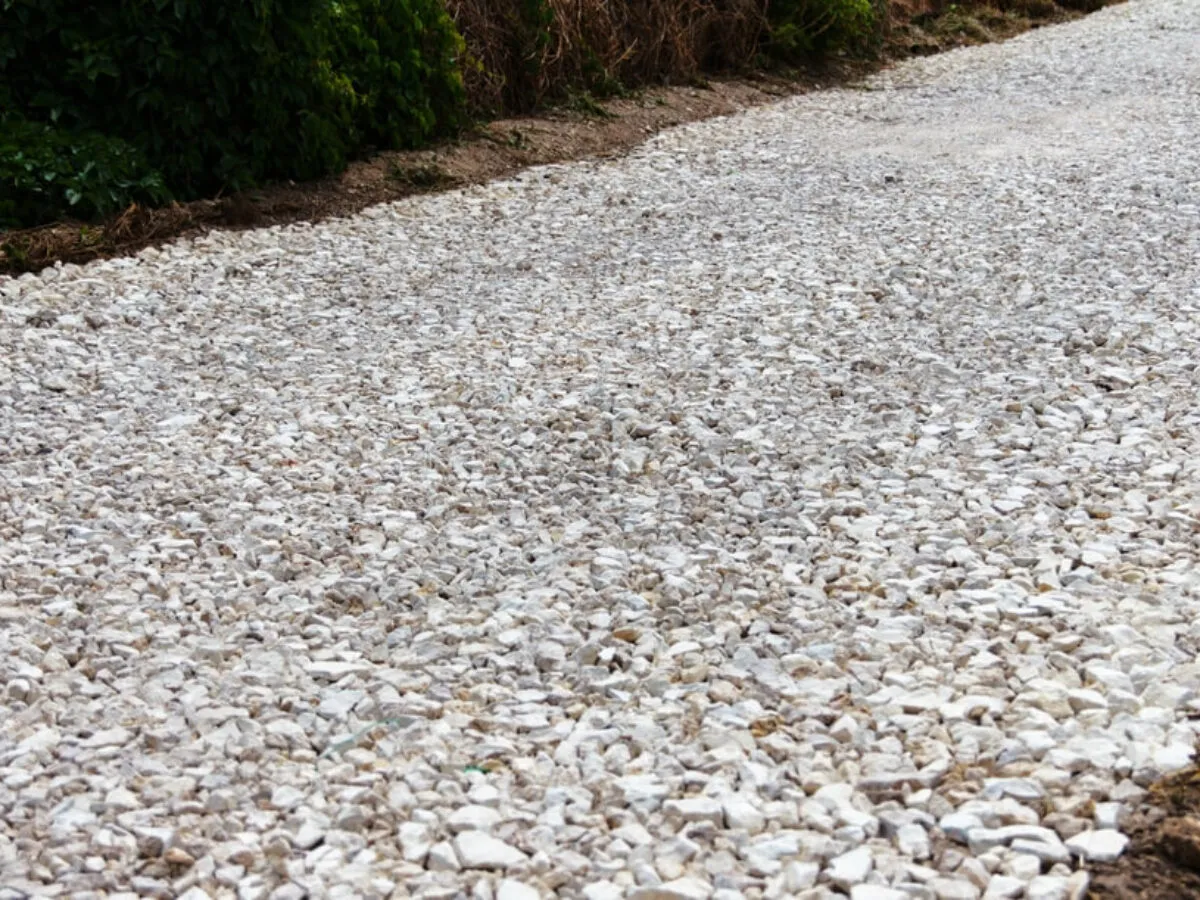 Przykłady frakcji kruszywa do betonu (0-2mm, 2-8mm, 8-16mm)