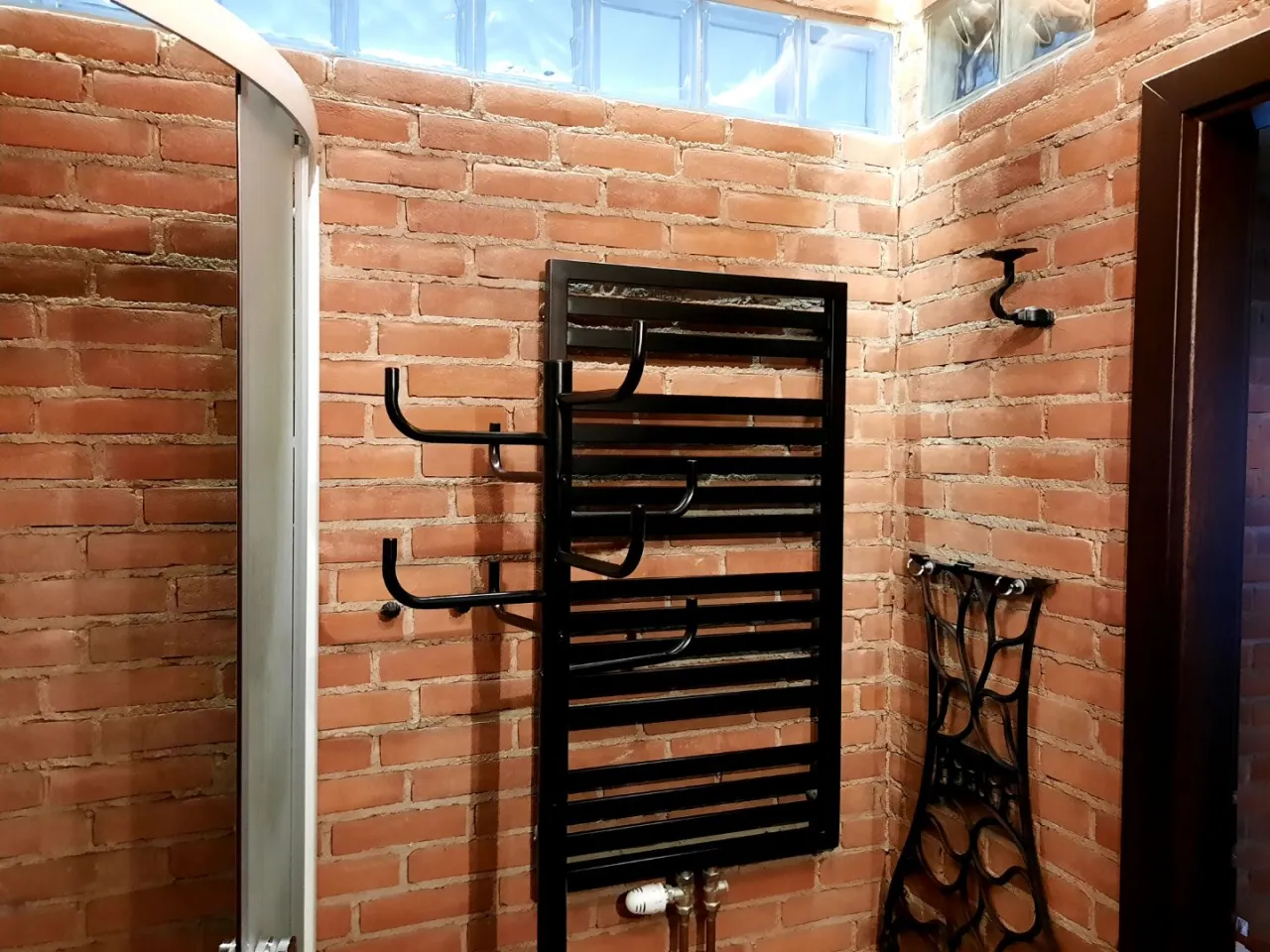 Przygotowanie ściany pod cegłę dekoracyjną