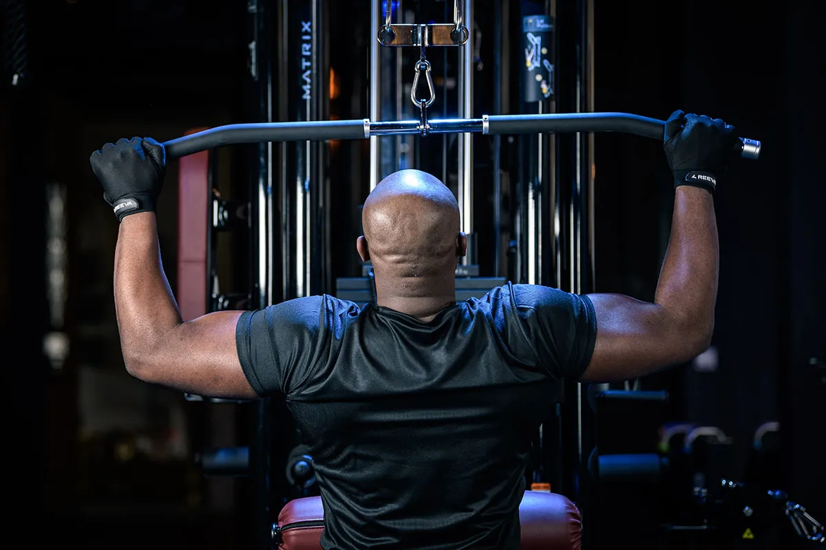 Najlepsze ćwiczenia na klatkę piersiową siłownia