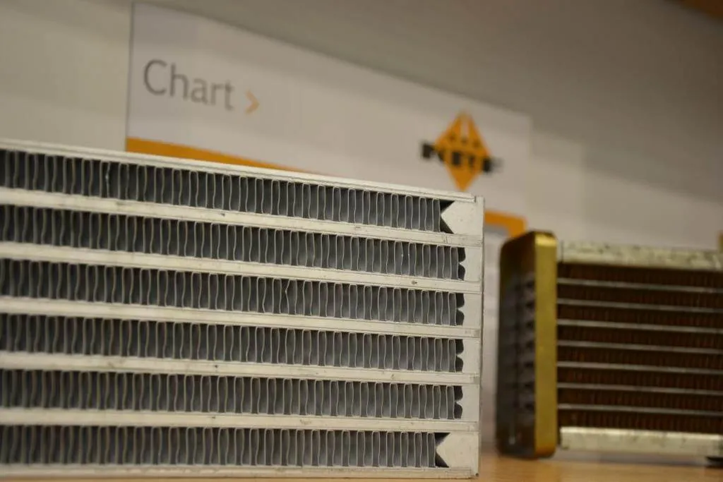 Por&oacute;wnanie chłodnic samochodowych NRF Nissens przekr&oacute;j