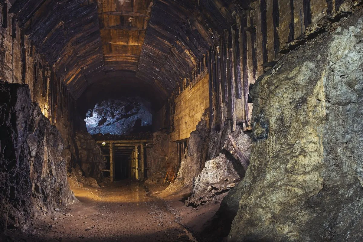 podziemne miasto Os&oacute;wka kompleks Riese