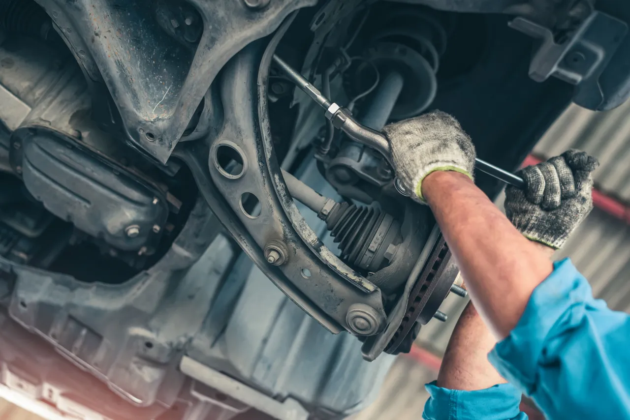 Jak dbać o układ kierowniczy w samochodzie