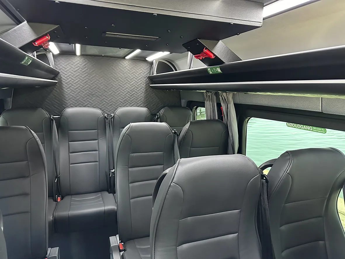 Wnętrze minibusa turystycznego