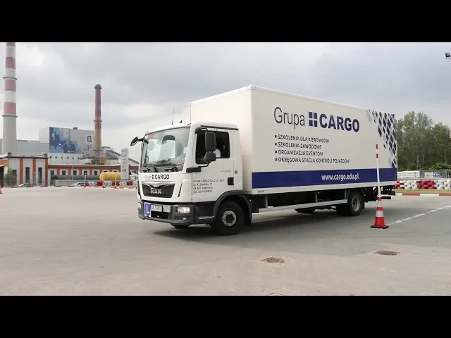plac manewrowy ciężarówka naczepa