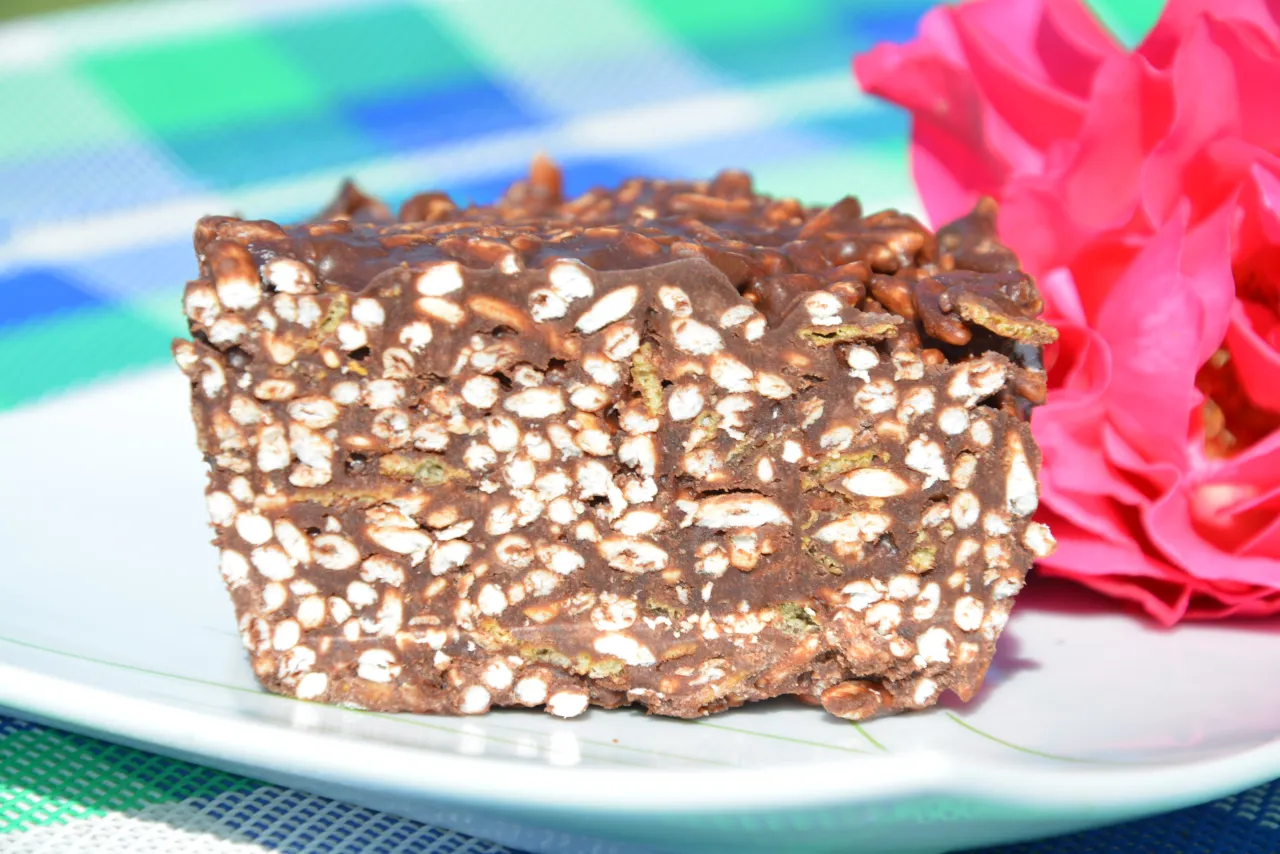 blok czekoladowy ciasto W-Z szyszki ryż preparowany