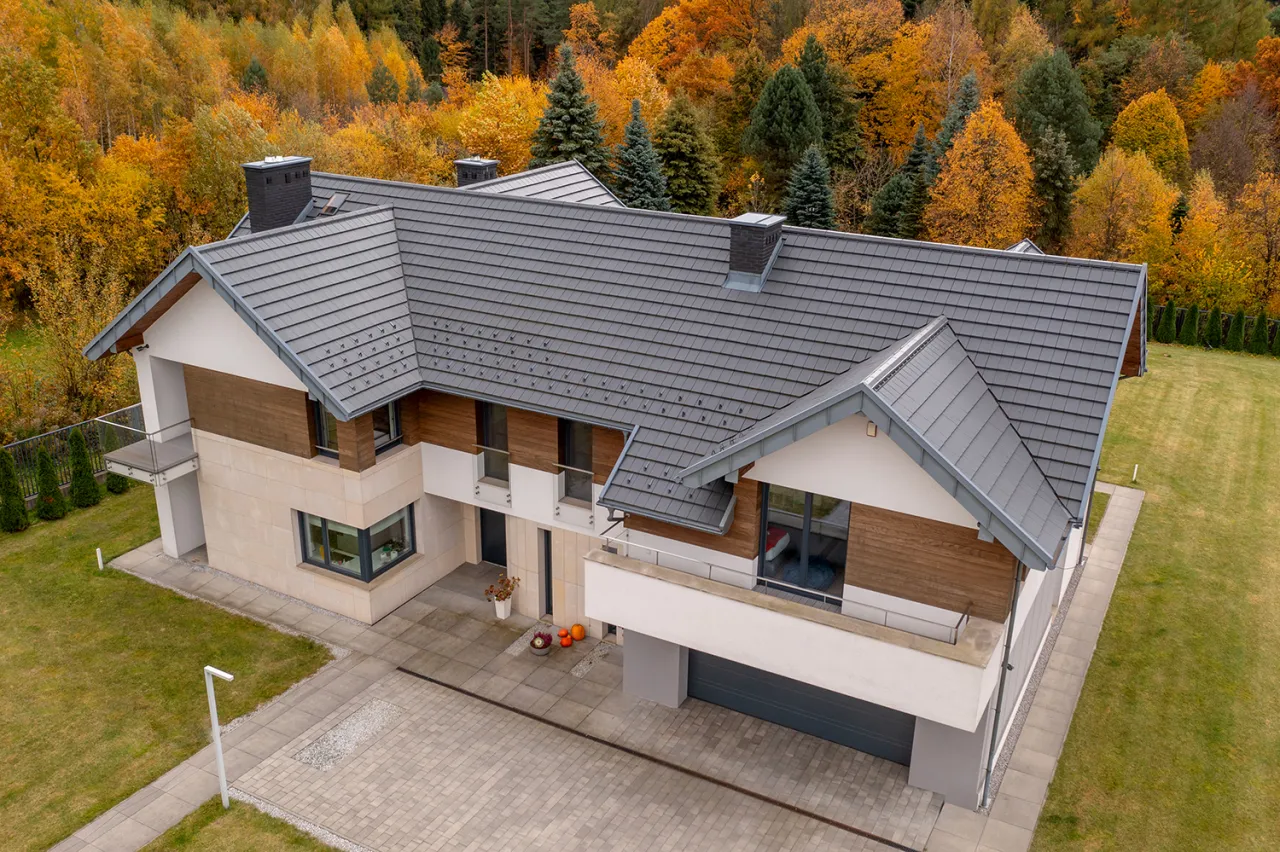 dach dwuspadowy vs dach wielospadowy