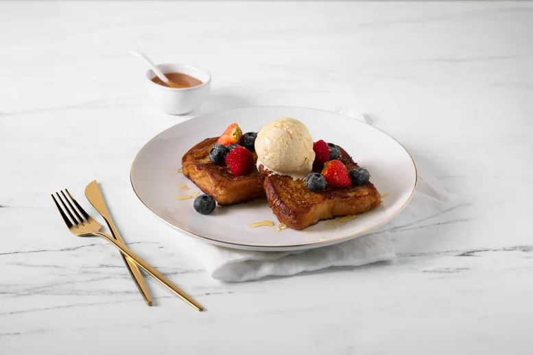 tosty francuskie z r&oacute;żnymi dodatkami