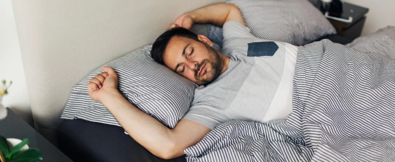 wyb&oacute;r poduszki do spania pozycja