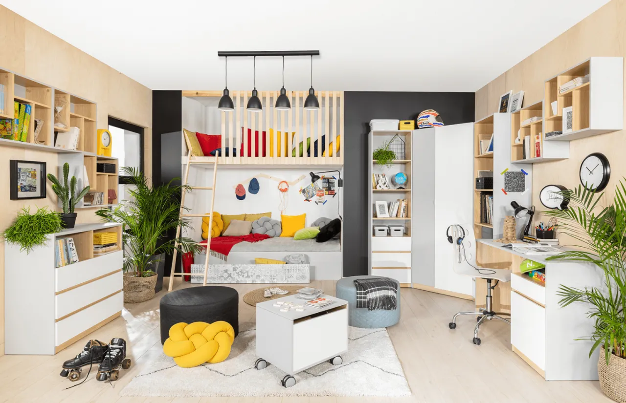 biurko chowane w szafie salon