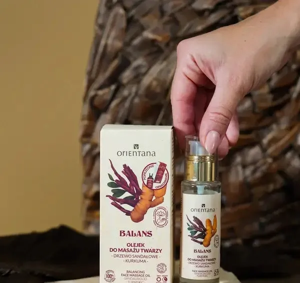 przygotowanie do masażu kobido w domu, olejki do masażu twarzy