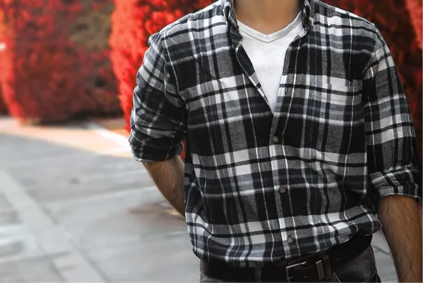 męskie i damskie stylizacje koszula w kratę spodnie
