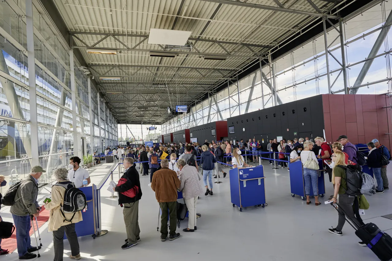 Kreuzfahrtterminal Gep&auml;ckabgabe