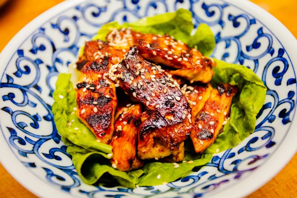 koreańskie BBQ mięso marynowane i niemarynowane