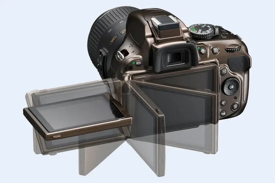 Nikon D5200 body and screen