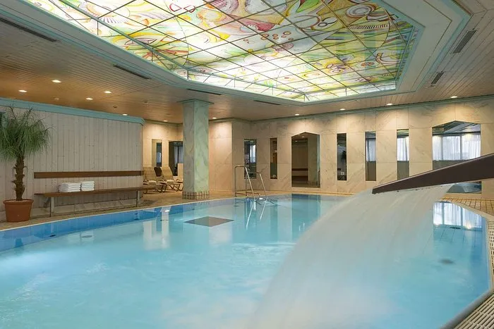 Maritim Hotel Stuttgart Poolbereich innen
