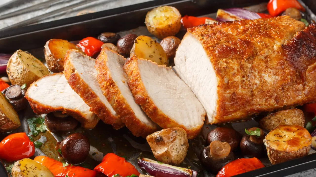 pieczona polędwica wieprzowa w rękawie z warzywami