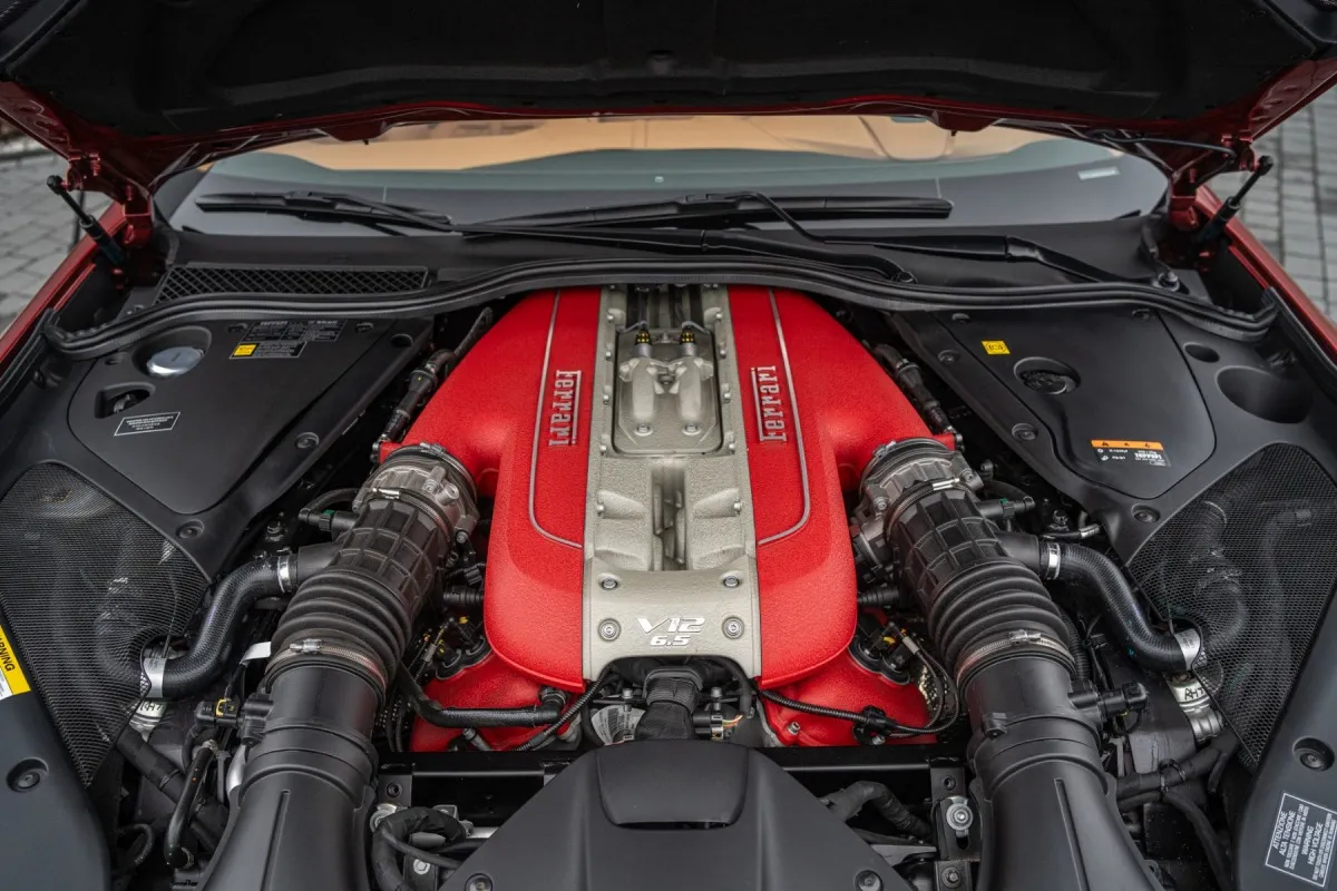 Silnik Ferrari V12 812 GTS
