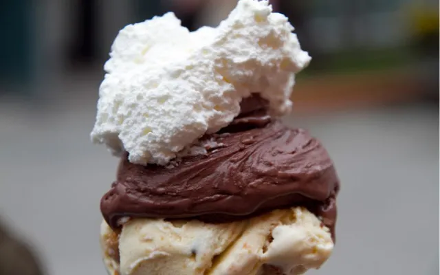 Handwerklich hergestelltes Eis Gelato