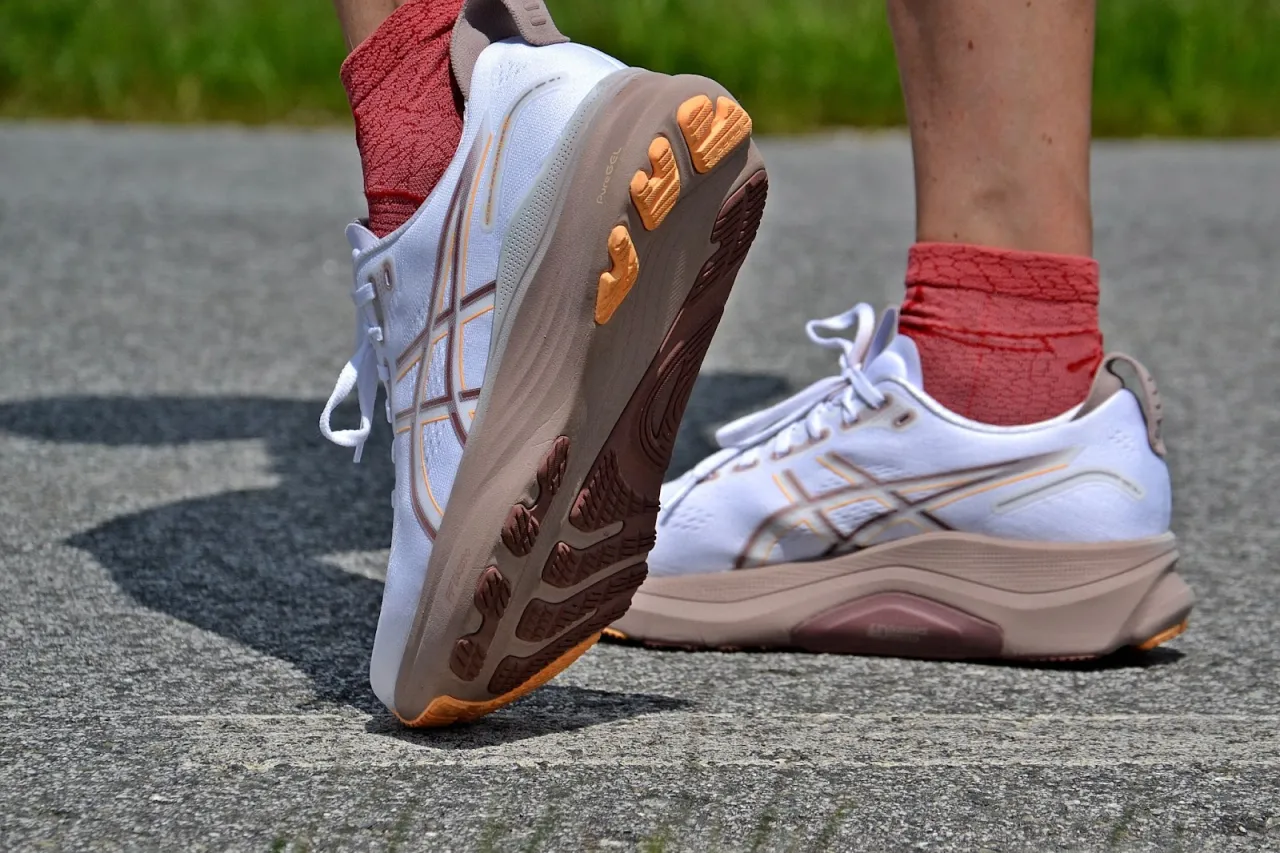 r&oacute;żne buty do biegania dla pronator&oacute;w