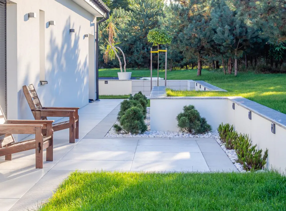 najczęstsze błędy przy budowie tarasu z kostki brukowej