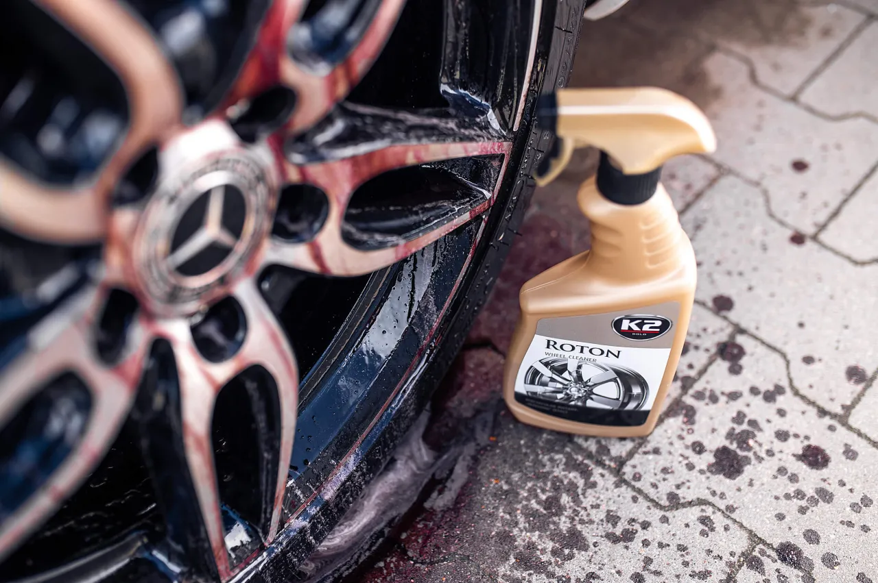 Usuwanie owadów z lakieru, deironizer na felgach, glinka do lakieru