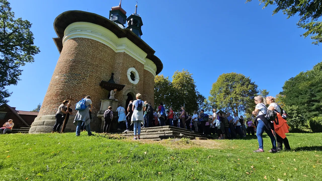 Dr&oacute;żki Kalwaryjskie kapliczki drewniane