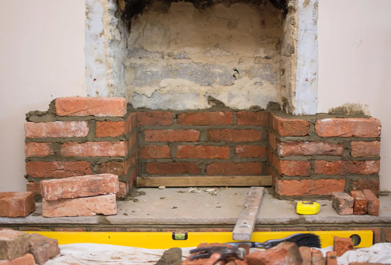 Budowa kominka ogrodowego krok po kroku