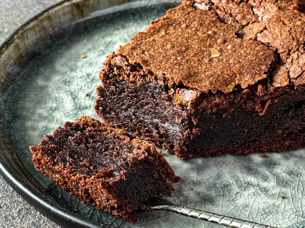 bezglutenowe brownie i szarlotka