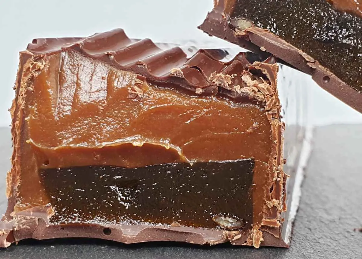 zwarzony ganache rozwarstwiony