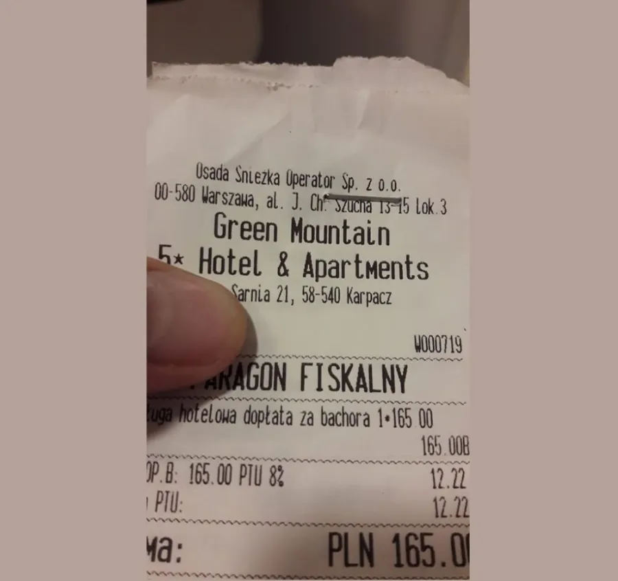 rachunek z hotelu lub paragon hotelowy z wyszczeg&oacute;lnionymi pozycjami