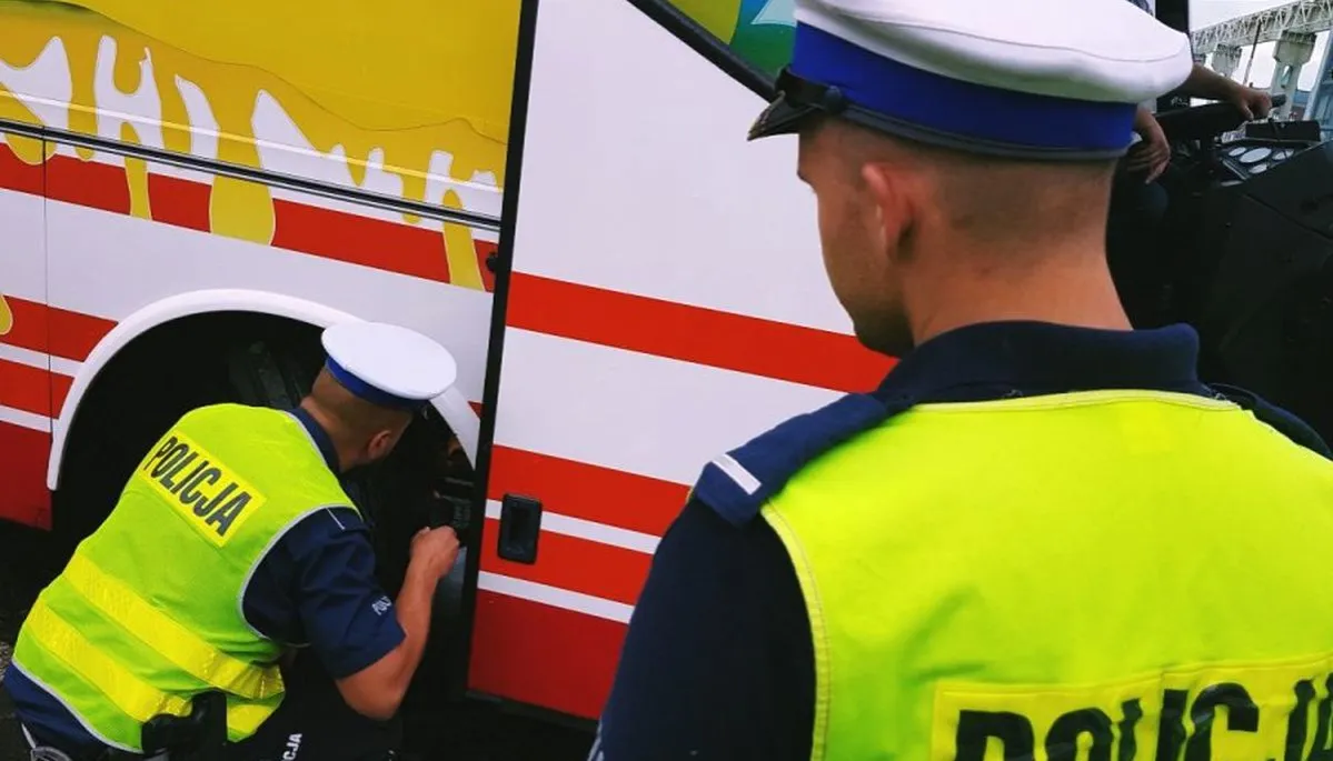 Zdjęcie Kto decyduje o trasie przejazdu autokaru? Kluczowe informacje i zasady